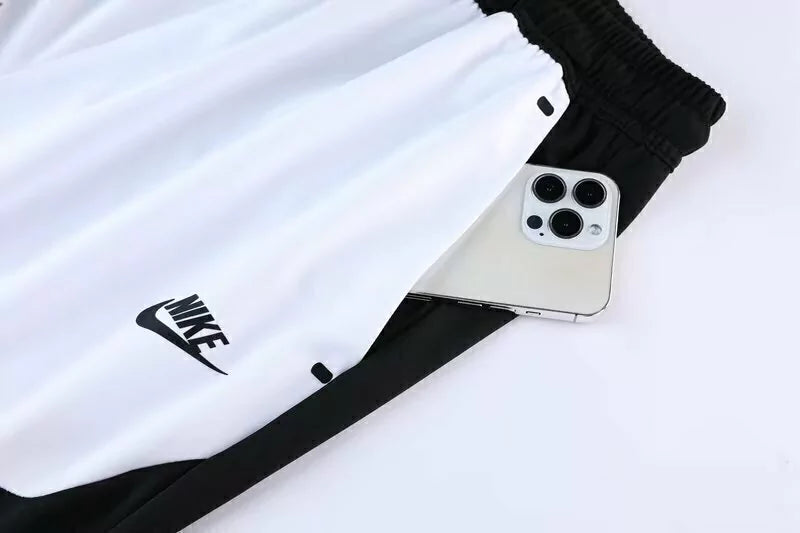 Kit Treino Nike Masculino Camisa Branca e Bermuda Preta