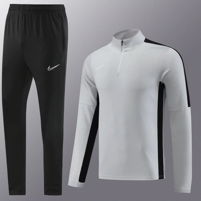 Conjunto de Treino Nike Cinza e Preto / 734