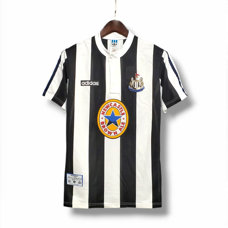 Camisa Retrô Newcastle I Home 1995/97 - Masculina - Modelo Torcedor - Preta e Branca