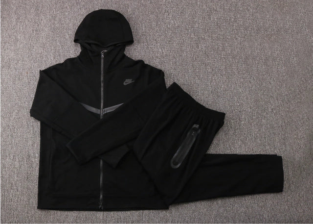 Conjunto de Moletom Nike Sportswear Tech Fleece Preto / 734