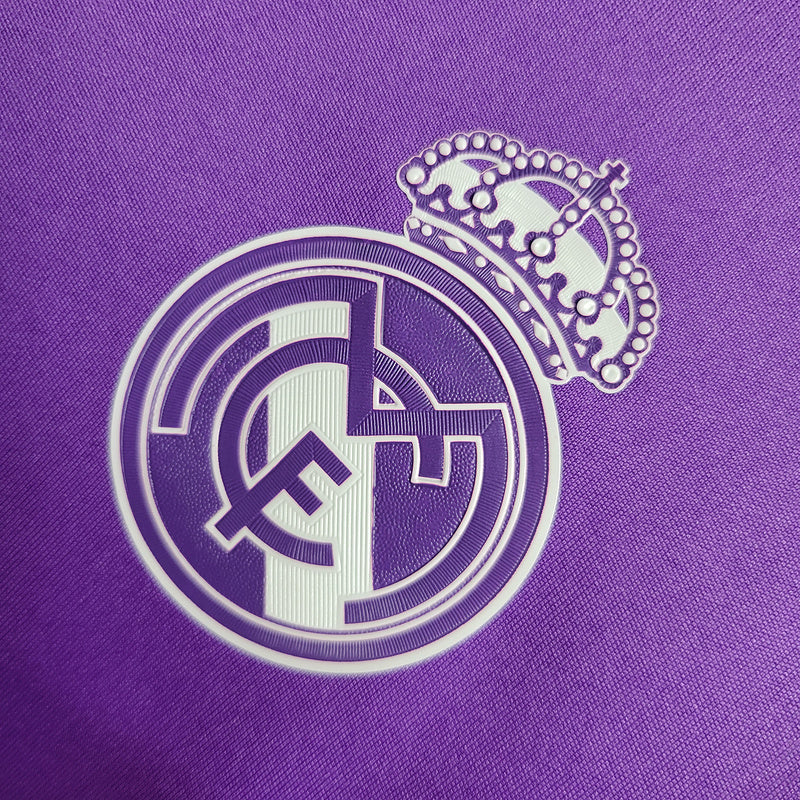 Camisa Real Madrid 2017/18 Manga Longa Roxa