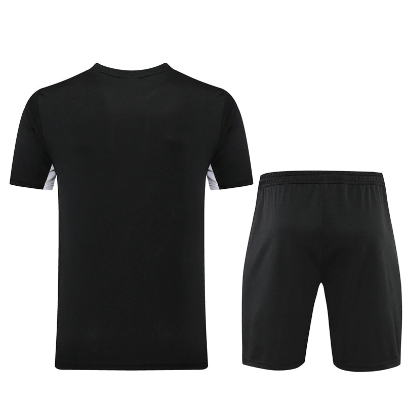 Kit Treino Nike Masculino Camisa Branca e Bermuda Preta