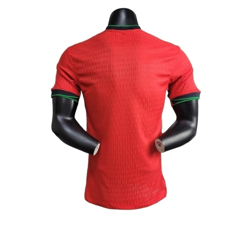 Camisa Seleção de Portugal I 24/25 - Jogador Nike Masculina - Vermelha com detalhes em verde