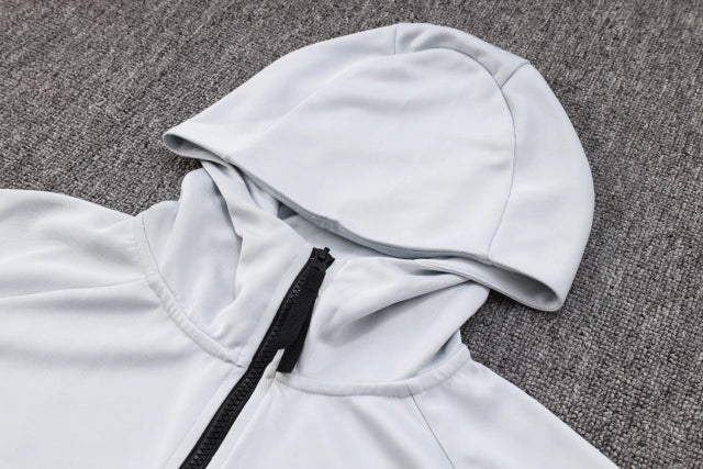 Conjunto de Corta Vento Adidas Bege e Branco / 374