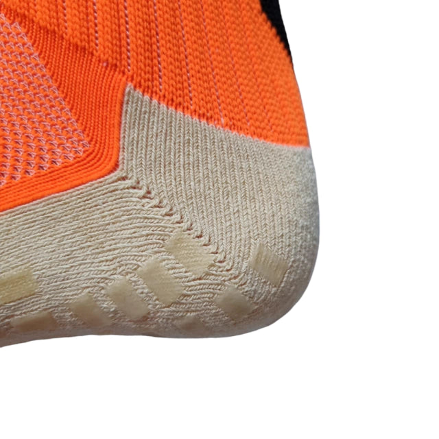 Meias Futebol Antiderrapante Cano Baixo - Laranja com detalhes no branco e preto