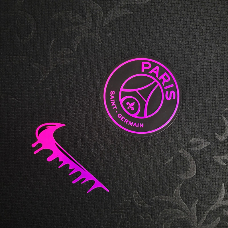 Camisa Paris Saint-Germain Edição especial 2024/25 - Torcedor Nike Masculina - Preto com detalhes em rosa