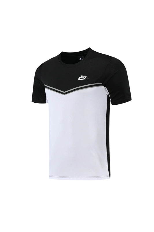 Kit Treino Nike Masculino Camisa Branca e Bermuda Preta