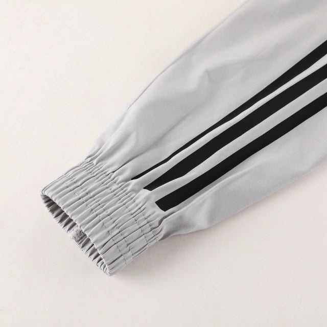 Conjunto de Corta Vento Adidas Cinza e Preto / 374