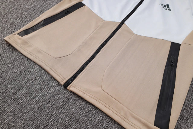 Conjunto de Corta Vento Adidas Bege e Branco / 374