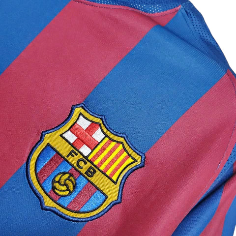 Camisa Barcelona Retrô 2006 Azul e Vermelha - Ronaldinho + Patch