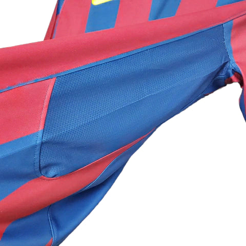 Camisa Barcelona Retrô 2006 Azul e Vermelha - Ronaldinho + Patch