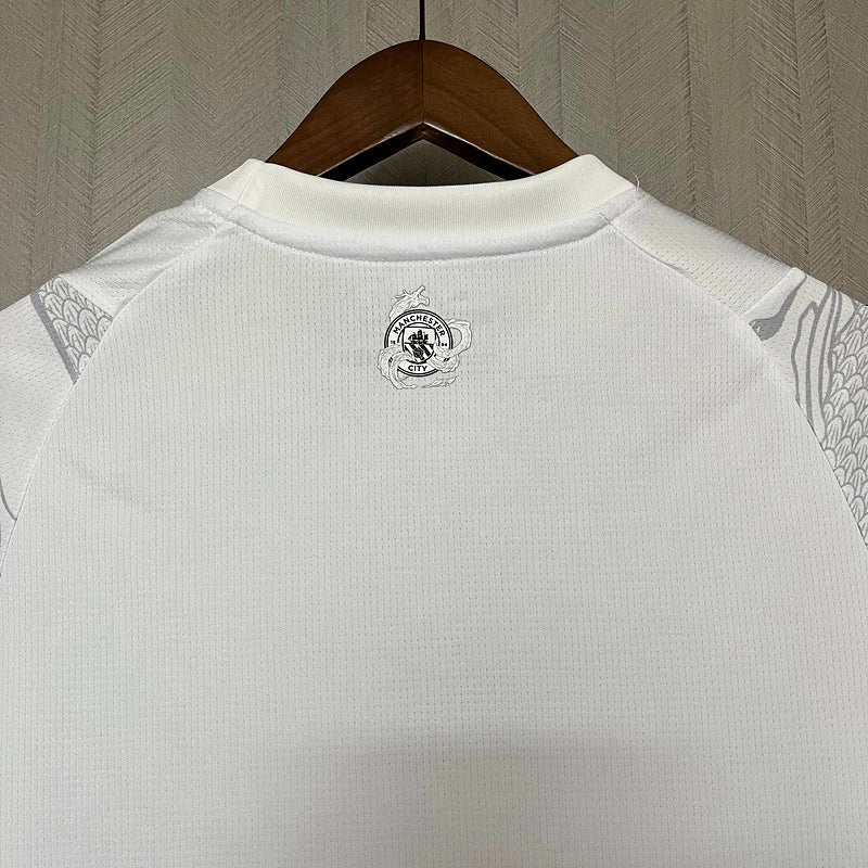 Kit Infantil Manchester City Puma 2023/24 Camisa e Shorts Branco e Cinza