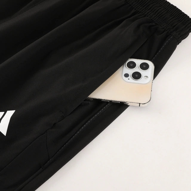 Conjunto de Corta Vento Adidas Preto e Branco / 374