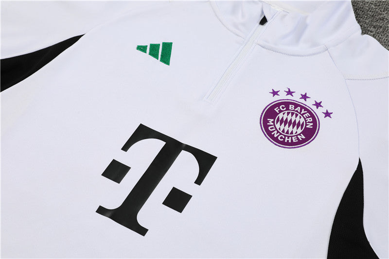 Conjunto de Treino Bayern de Munique 23/24 White