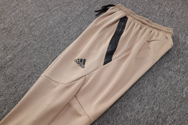 Conjunto de Corta Vento Adidas Bege e Branco / 374