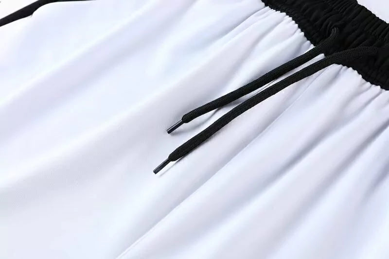 Kit Treino Nike Masculino Camisa Branca e Bermuda Preta