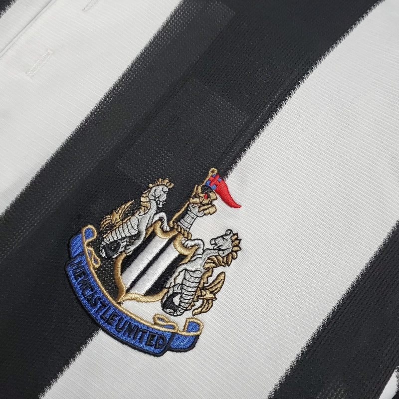 Camisa Retrô Newcastle I Home 1995/97 - Masculina - Modelo Torcedor - Preta e Branca