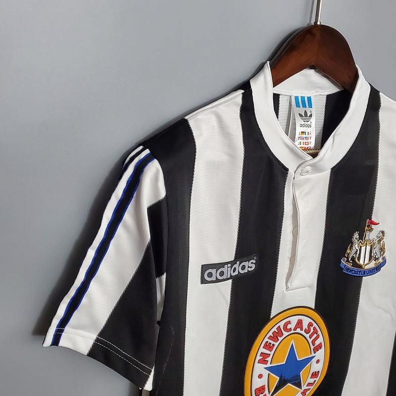 Camisa Retrô Newcastle I Home 1995/97 - Masculina - Modelo Torcedor - Preta e Branca